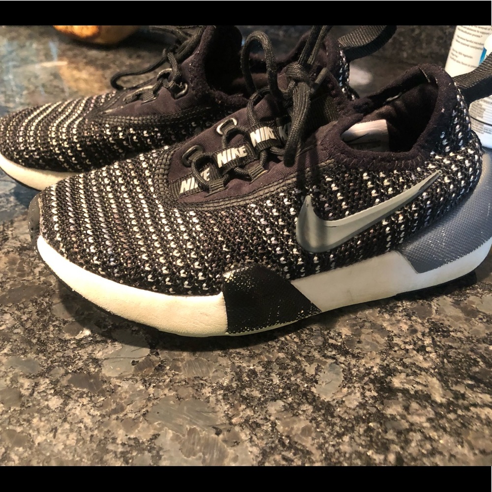 Nike kids tennis shoes size 12